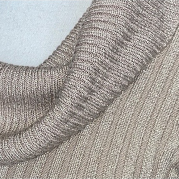 United States Sweaters Cowl Neck Sweater Sparkling Metallic Gold Ribbed Knit SzM - Picture 6 of 11